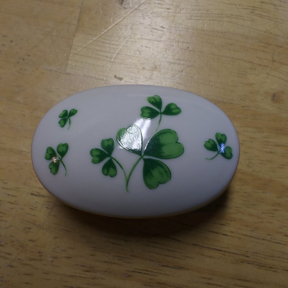 The loveliest Irish Clover Porcelain Trinket Box, Limited Run, NWT